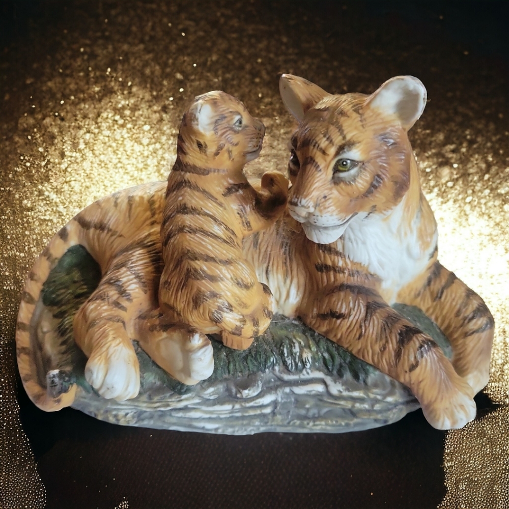 Vtg Bengal Tigress Mom Tiger Baby Cub Porcelain Figurine On Ceramic Rock Stone